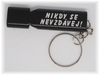 Klíčenka píšťalka dvojitá - Nikdy se nevzdávej!