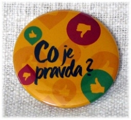 Placka 25mm - Co je pravda? - žlutá